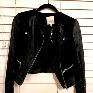 A list celebrity is saying goodbye to a great leather staple must have!